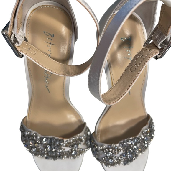 BETSEY JOHNSON Bridal Heels – White Glitter, Sz 5, GUC - Picture 6 of 9
